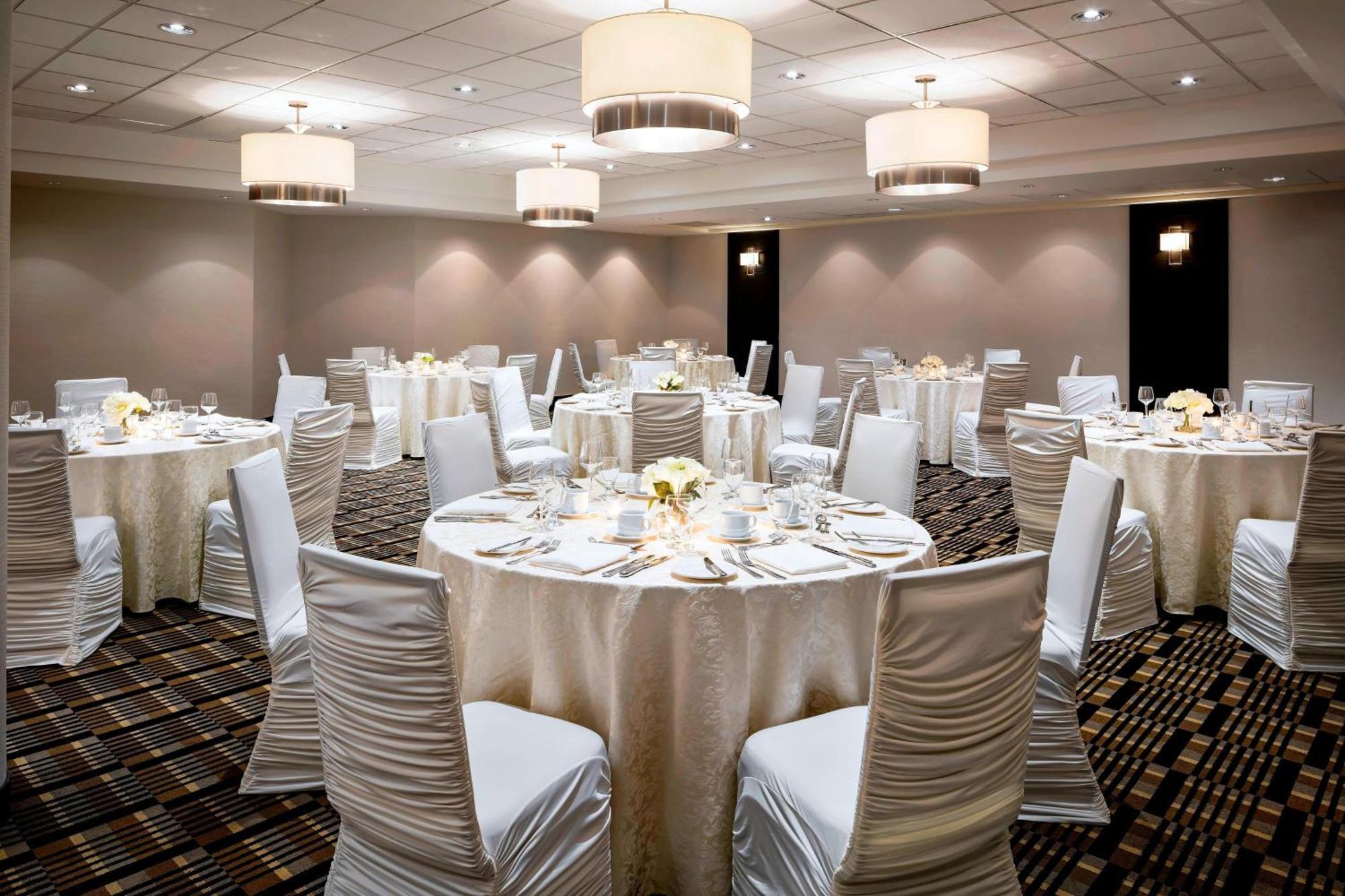 Four Points By Sheraton Meadowvale Hotel Mississauga